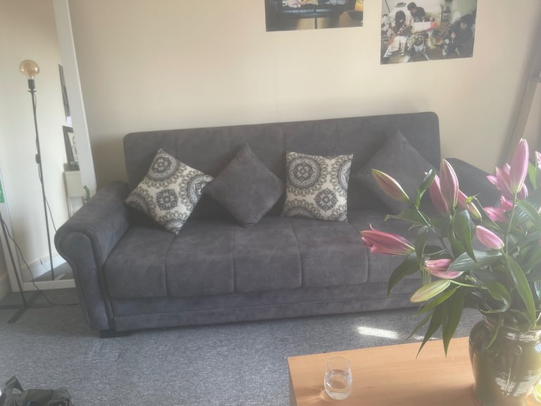Gorgeous double sofa bed / sofabed with storage 