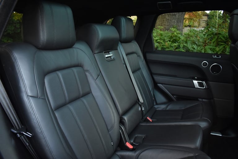 2021 Land Rover Range Rover Sport HSE SILVER+Panoramic Roof and Electric Deployable Tow Pack Esta...