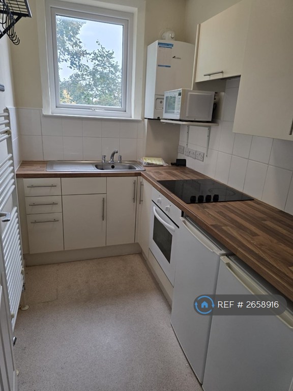 1 bedroom flat in Melton Road, Nottingham, NG2 (1 bed) (#2658916)
