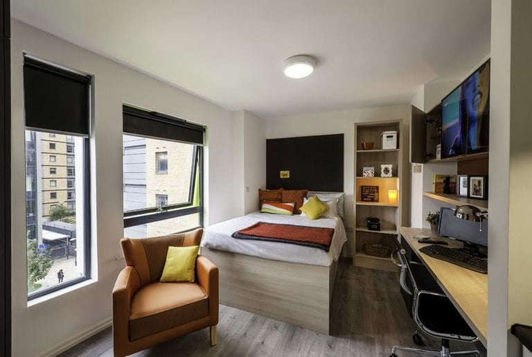 STUDENT ROOMS TO RENT IN LONDON. BRONZE PLUS STUDIO WITH PRIVATE ROOM ...