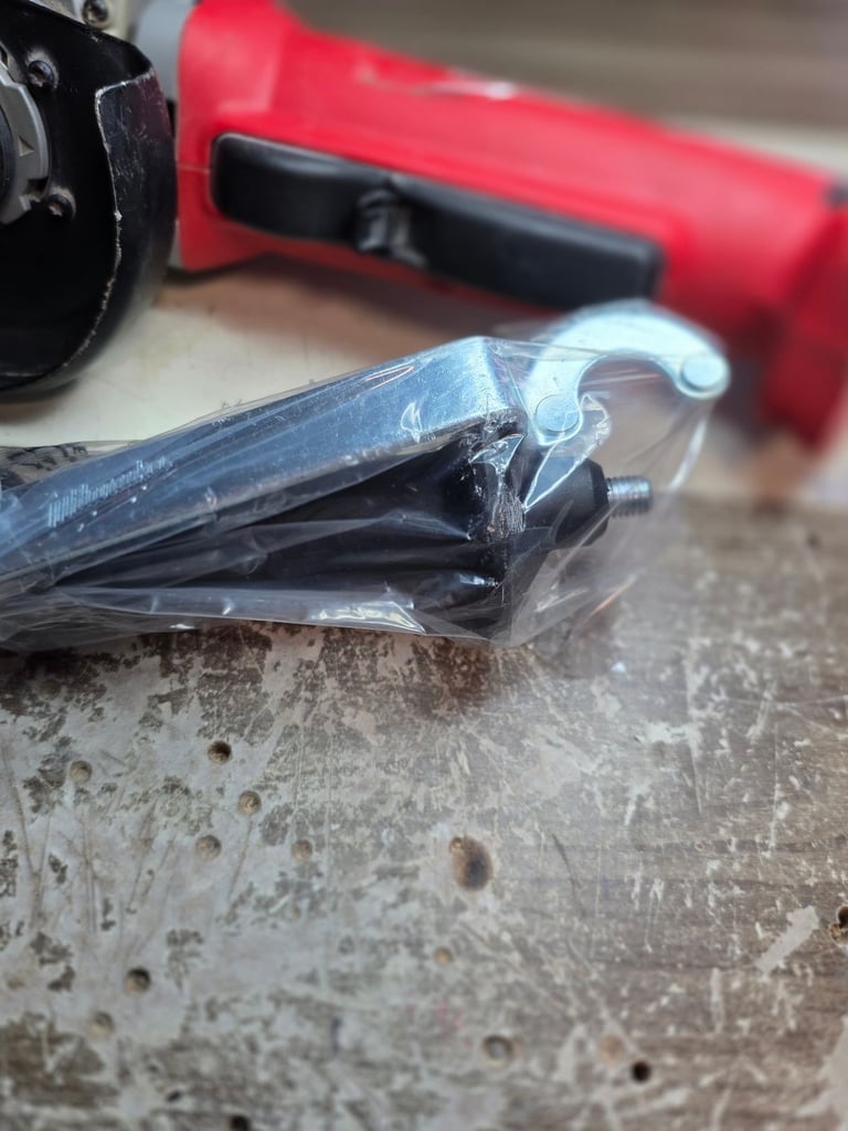 Milwaulkee 4 inch angle grinder body only