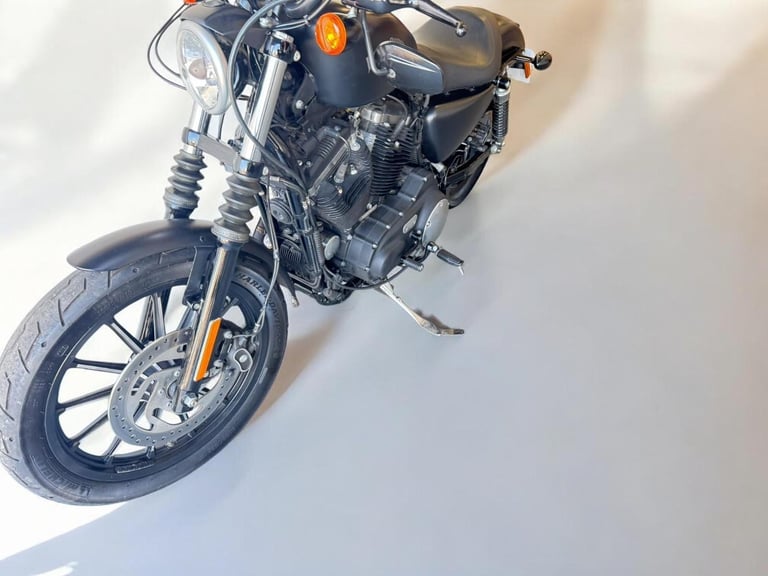 2015 Harley-Davidson Sportster 883 XL883N Iron 883
