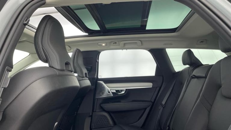 2024 Volvo V90 Ultra T8 AWD Plug-in hybrid Electric/Petrol Dark Automatic Estate Petrol Automatic