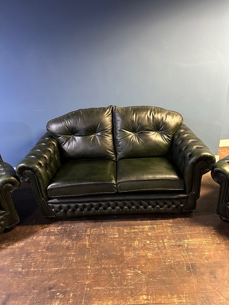 Superb Vintage Green Leather chesterfield Three Piece suite Uk Delivery