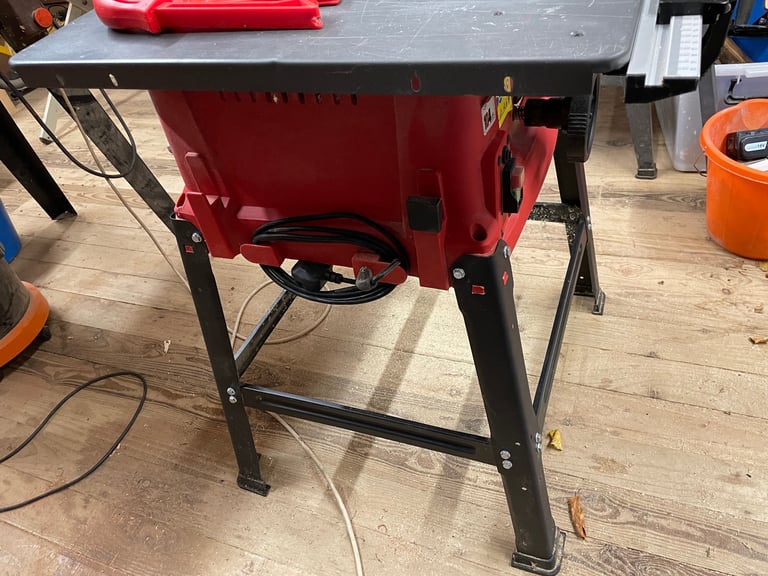 Tablesaw / mitre saw 