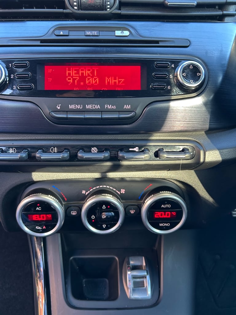 Alfa Romeo, GIULIETTA, Hatchback, 2011, Manual, 1598 (cc), 5 doors