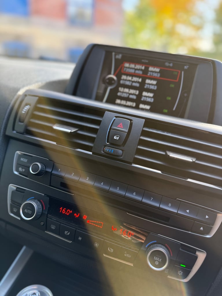 BMW, 1 SERIES, Hatchback, 2011, Manual, 1995 (cc), 5 doors