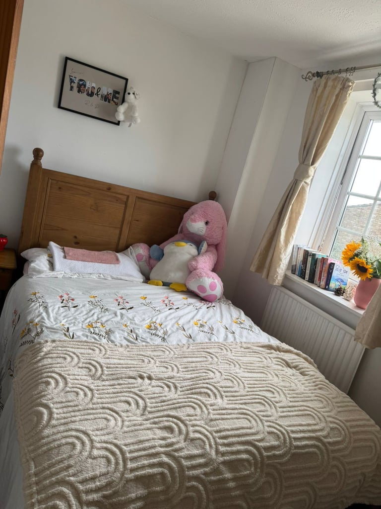 Large Double Room available for Rent (Female)