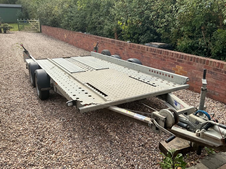 Ifor Williams car transporter