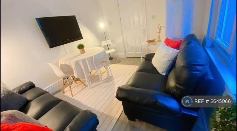 1 bedroom in Bryn Y Mor Crescent, Swansea, SA1 (#2645086)