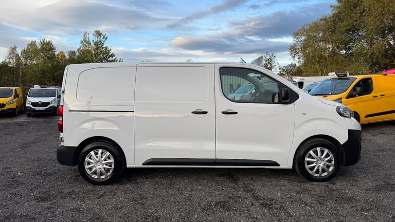 2022 Peugeot Expert 1000 1.5 BlueHDi 100 Professional Premium Van, Euro 6 , No VAT PANEL VAN Dies...