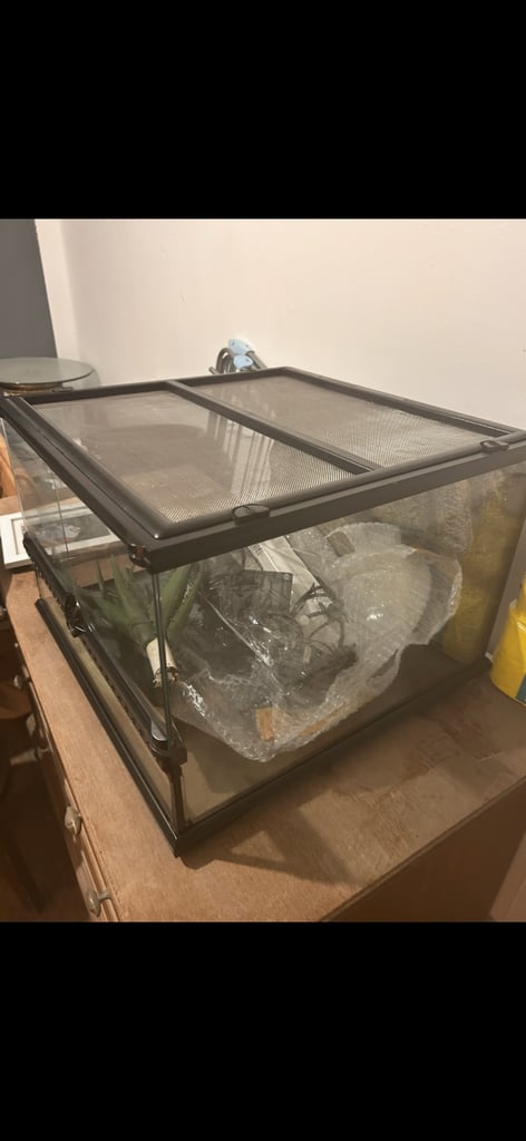 Vivarium with full accessories 
