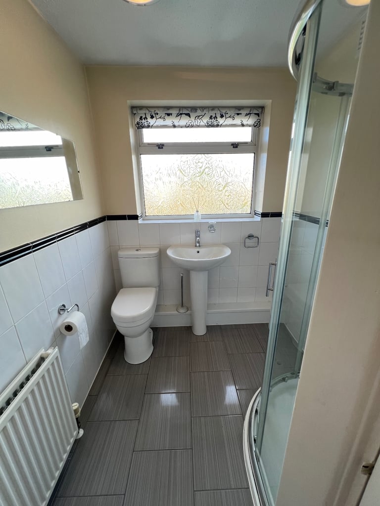3 Bedroom Semi-Detached Home — Furnished – Wednesbury (WS10) Available now