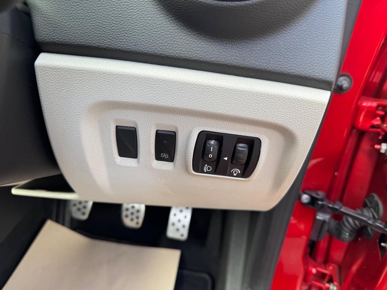 2018 Renault Captur 0.9 TCe ENERGY GT Line Euro 6 (s/s) 5dr HATCHBACK Petrol Manual