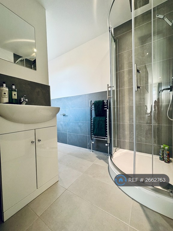 8 bedroom house in Margate Road, Southsea, PO5 (8 bed) (#2662763)