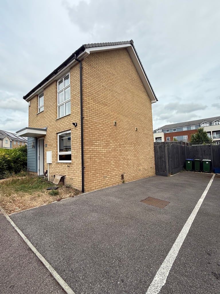 3 Bedroom House In Tower Road , Dartford , DA17 6HX