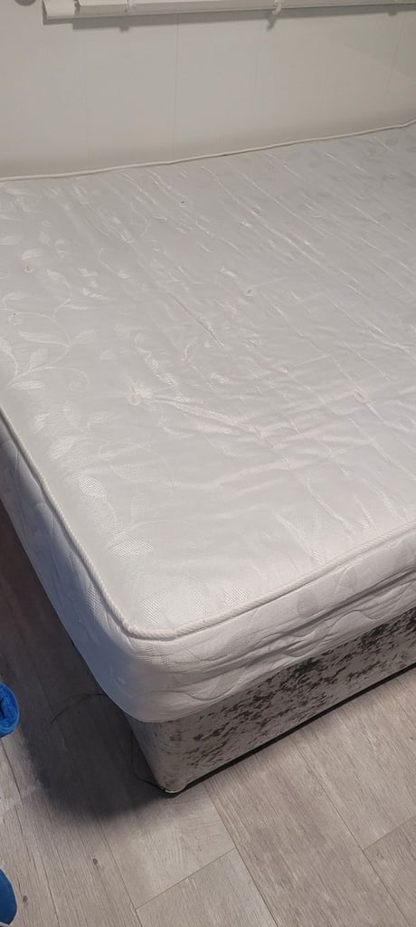 image for Crushed velvet double bed 
