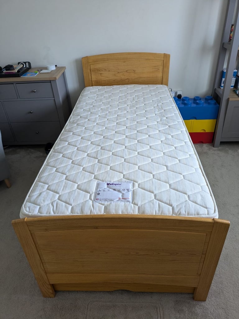 Light Oak Single Bed/Trundle Bed