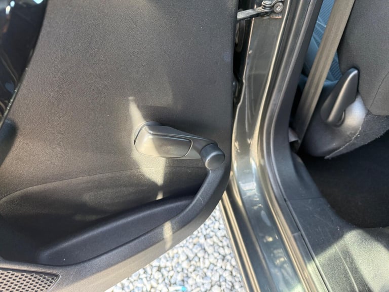 2015 Peugeot 208 1.2 VTi PureTech Active Euro 6 5dr HATCHBACK Petrol Manual