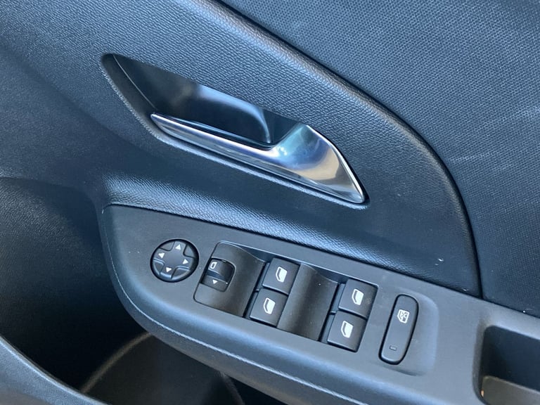 2024 Vauxhall Corsa 100kW Design 50kWh 5dr Auto Hatchback Electric Automatic