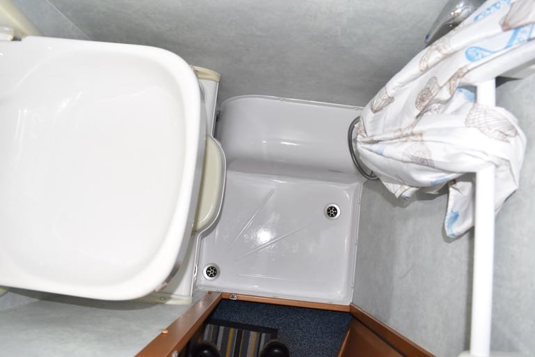 Auto-Sleeper Duetto Luxury 2 Berth Campervan in Silver with Air Con for sale