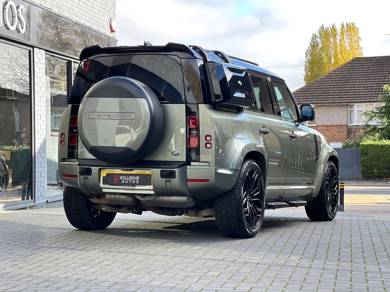 2020 Land Rover Defender 110 2.0 SD4 S SUV + BODYKIT + 22 ALLOYS + 5dr Diesel Auto 4WD Euro 6 (s/...