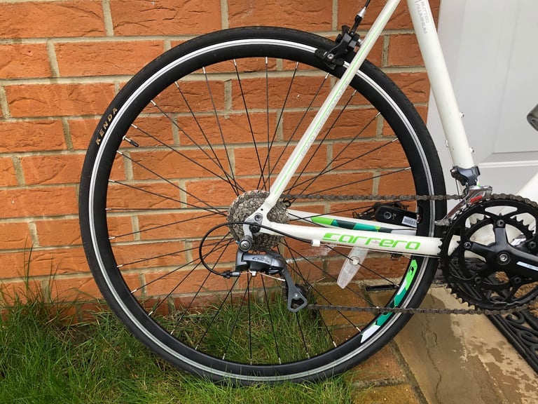 Carrera vanquish road bike Like NEW 700c white hybrid men’s man’s  bike large frame racing bike