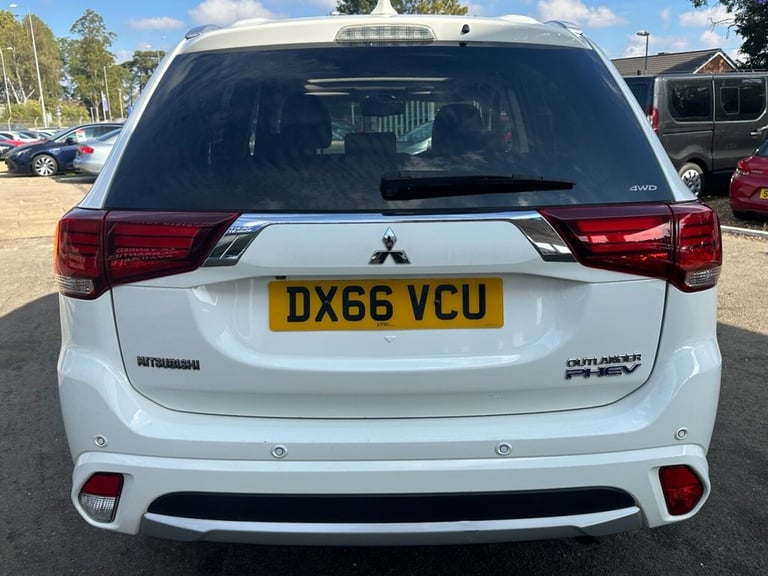 2016 Mitsubishi Outlander 2.0h 12kWh GX4hs SUV 5dr Petrol Plug-in Hybrid CVT 4WD Euro 6 (s/s) (20...
