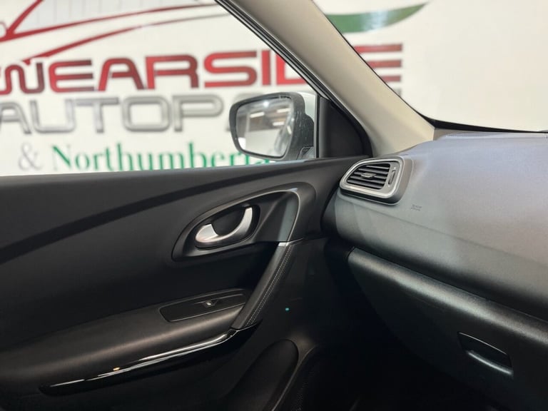 2019 Renault Kadjar 1.3 TCe Iconic SUV 5dr Petrol Manual Euro 6 (s/s) (140 ps) HATCHBACK Petrol M...