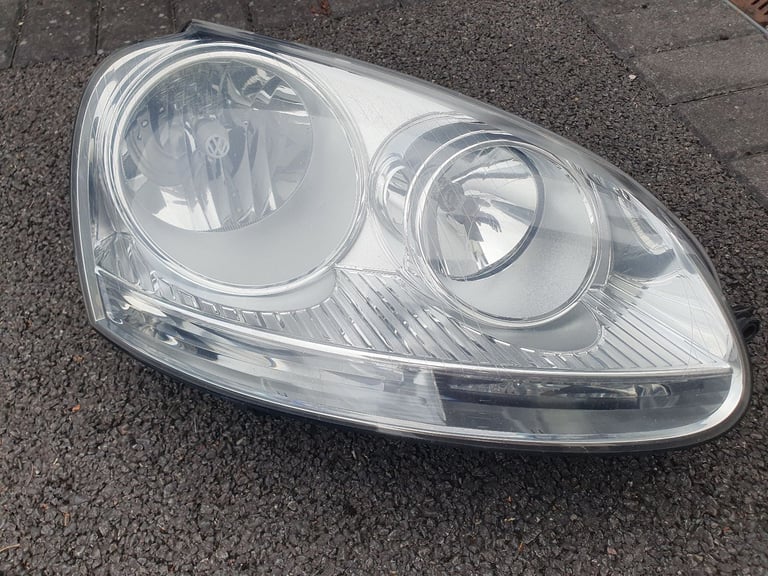 VW Golf MK5 Headlight
