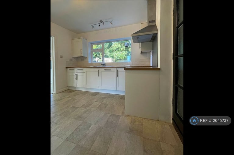 4 bedroom house in The Ridgeway, Marlow, SL7 (4 bed) (#2645737)