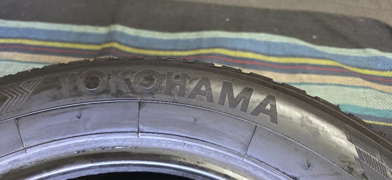 205 60 16    2 x tyres Yokohama Wdrive All Season