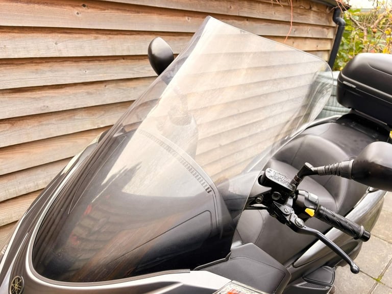 2010 / 10 Yamaha YP400 Majesty £1500 Silver 34049 miles.