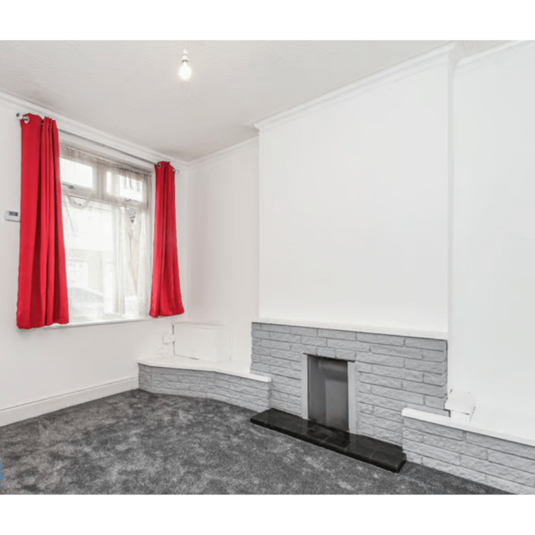 Modern 2-Bedroom House | Renovated | Fitted Kitchen | Parking | Garden | Burnside St., Derby - DE24