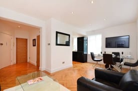 Spacious one bedroom flat flooded with light on the top floor between Holland Park and Notting Hill