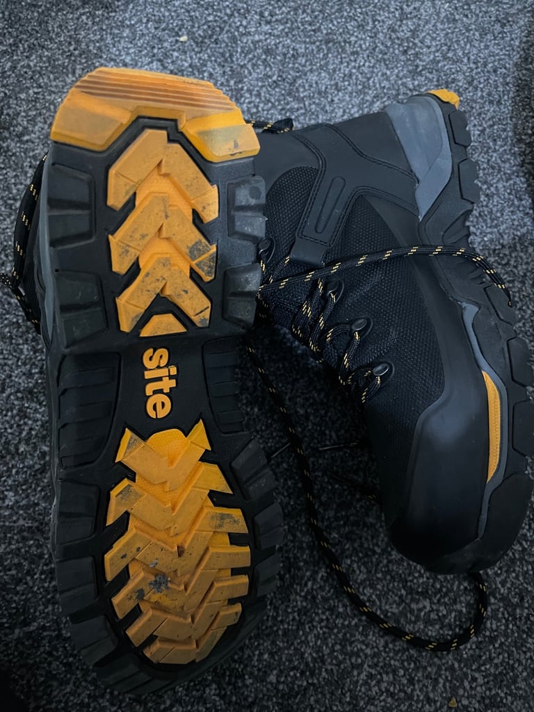 safety boots size 11