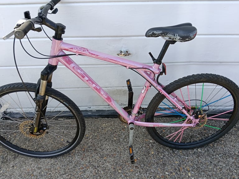 GT avalanche mountain bike, triangle rear frame,many new parts fitted 👍