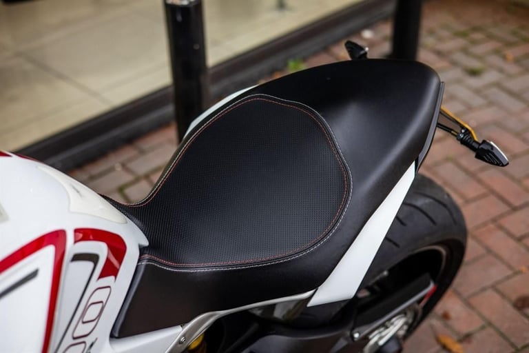 MV Agusta Brutale LOW MILES ! CARBON ! STUNNING