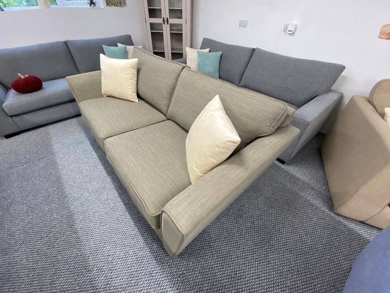 3 SEATER BEIGE SOFA - IMMACULATE CONDITION - VERY COMFY