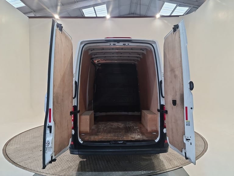 VOLKSWAGEN CRAFTER 2.0 TDI CR30 STARTLINE P/V FWD H/R 102 BHP MWB DIESEL