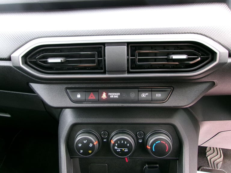 2023 Dacia Sandero 1.0 TCe Essential Euro 6 (s/s) 5dr HATCHBACK Petrol Manual