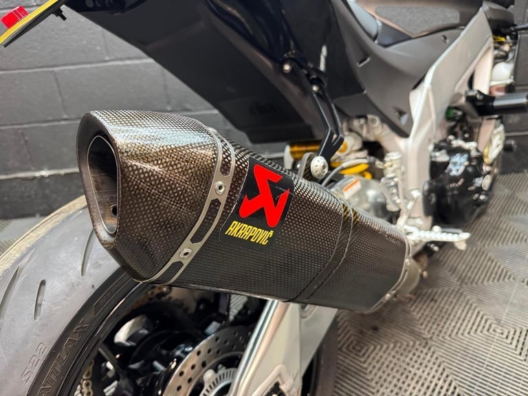 2011 Aprilia Tuono 1000 V4 1000 V4 R APRC Petrol Manual (165 bhp)