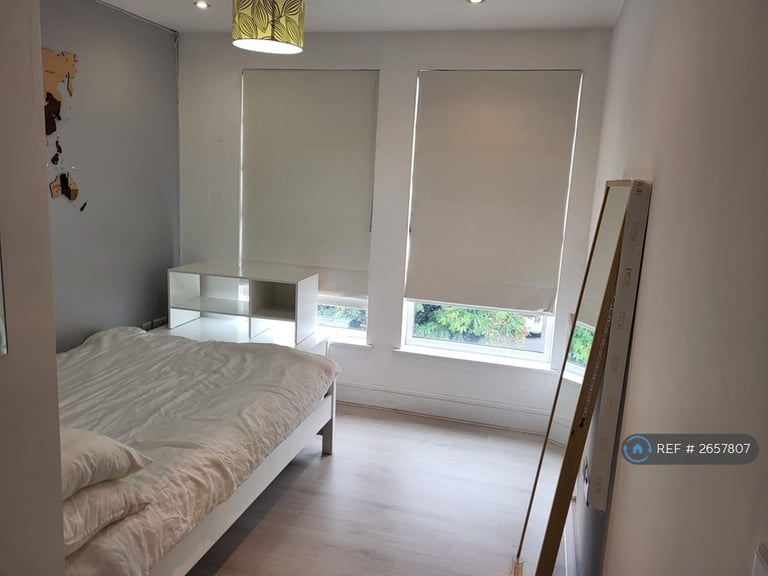 3 bedroom flat in Fortess Road, London, NW5 (3 bed) (#2657807)