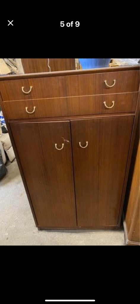 G plan E. Gomme vintage Tallboy/armoire