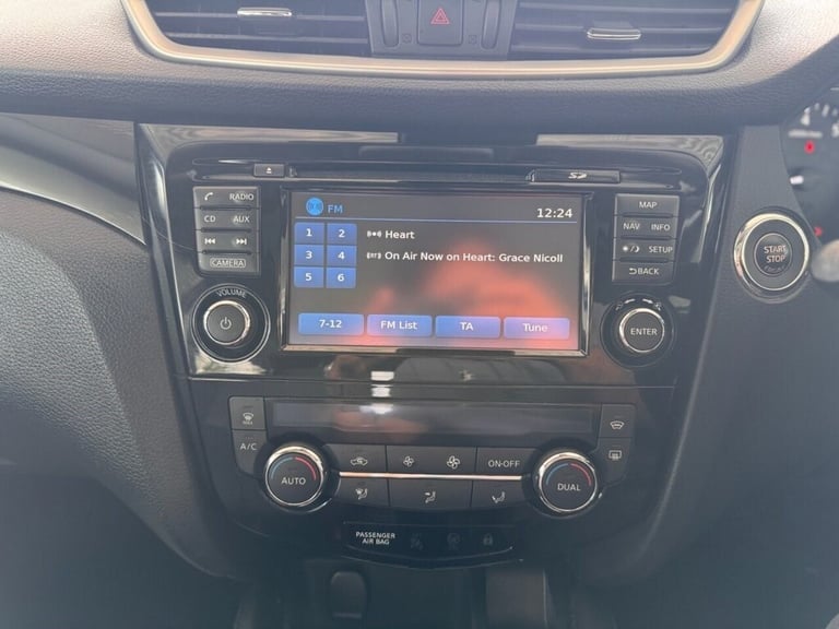 2015 Nissan Qashqai 1.2 DIG-T Tekna SUV 5dr Petrol XTRON 2WD Euro 6 (s/s) (115 ps) HATCHBACK Petr...