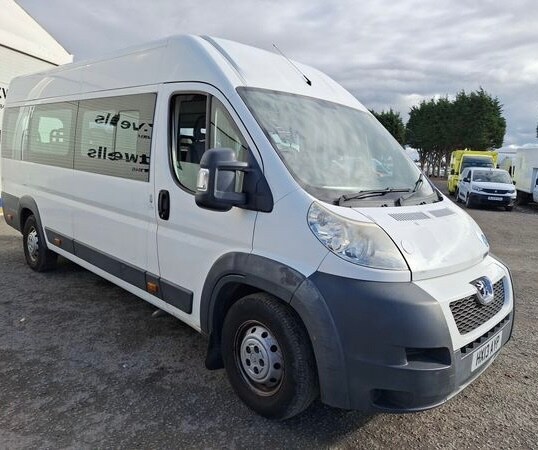 2013 Peugeot Boxer 3.0 HDi 440 Window Van 4dr Diesel Manual FWD L4 H2 (222 g/km