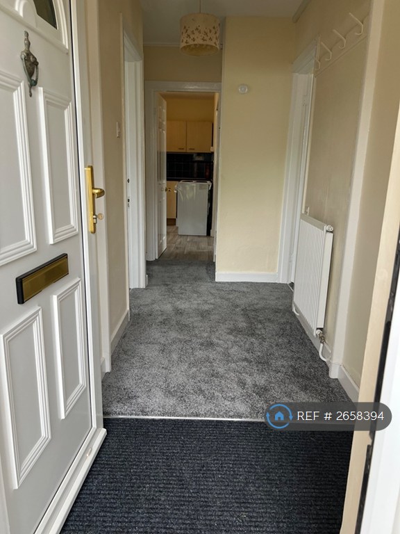 2 bedroom flat in Maes Y Glyn, Llandeilo, SA19 (2 bed) (#2658394)