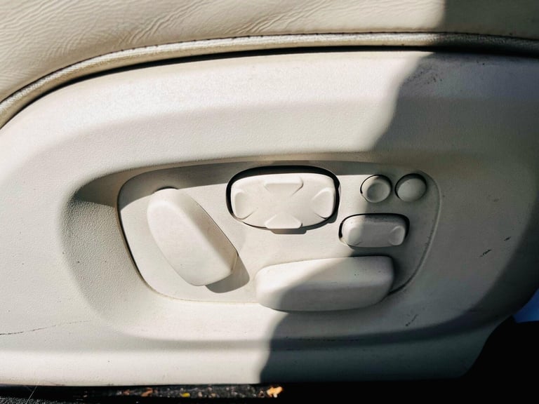 2012 Jaguar XF 3.0d S V6 Portfolio Auto Euro 5 (s/s) 4dr SALOON Diesel Automatic