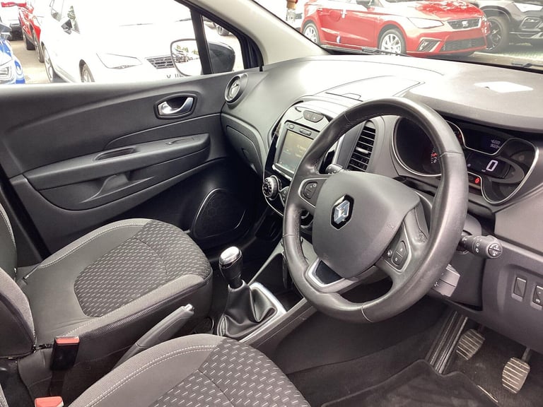  Renault Captur Dynamique Nav TCe 90 Petrol Manual