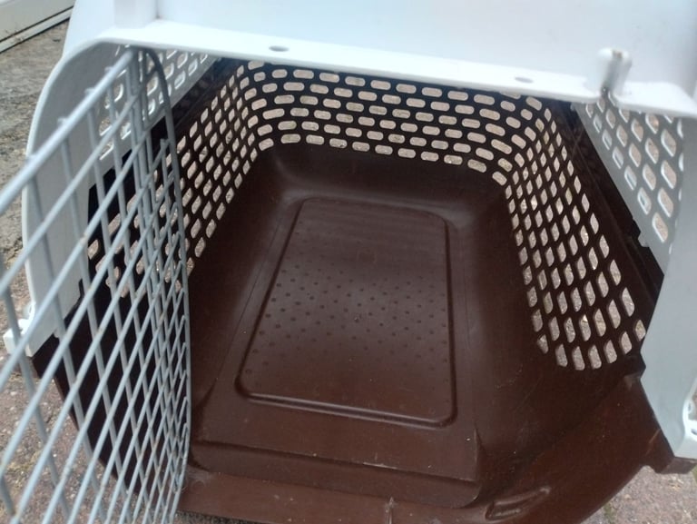 Pet carrier - collection only 